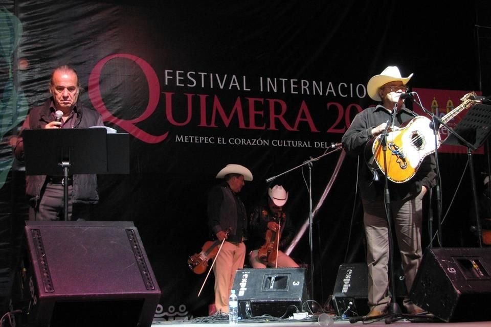 Guillermo Velázquez y Los Leones de la Sierra de Xichú han compartido escenario con artistas como Óscar Chávez.