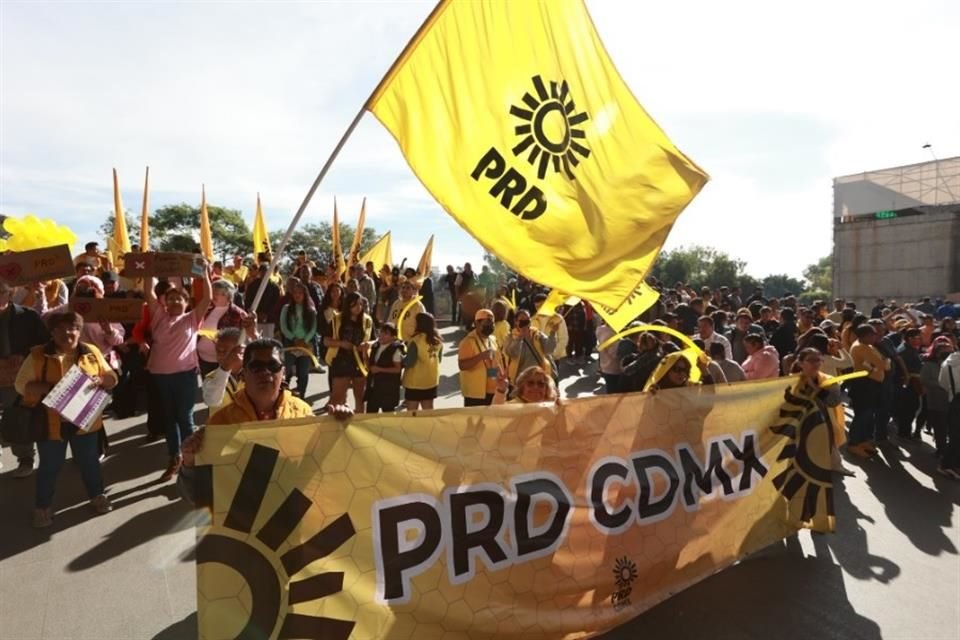 Simpatizantes del PRD en la CDMX acudieron al evento de Xóchitl Gálvez.
