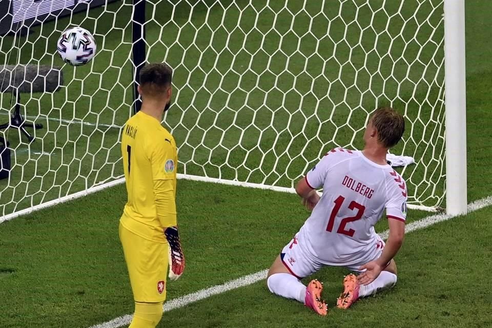 Kasper Dolberg se encargó de marcar el segundo gol danés.