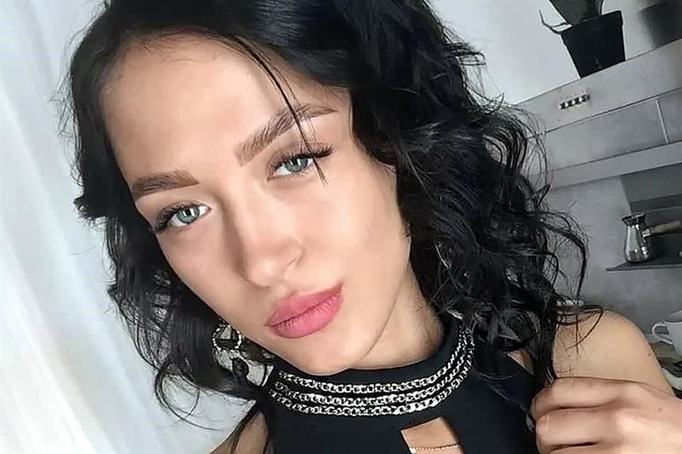 Medios rusos informaron que Kristina Lisina, estrella porno de OnlyFans, falleció a los 29 años tras caer del piso 22 de un edificio.