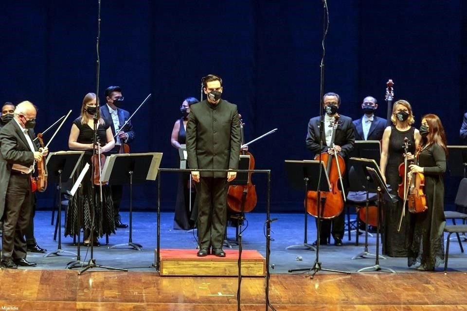 López Reynoso dirigió el domingo el regreso de las actividades de la Compañía Nacional de Ópera al Palacio de Bellas Artes tras más de un año de pausa.