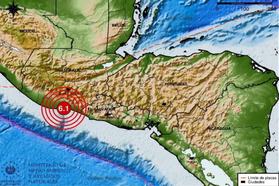 Un sismo de 6.1 sacudió esta noche el sur de Guatemala, sin reportes de víctimas ni daños materiales, informaron fuentes oficiales.