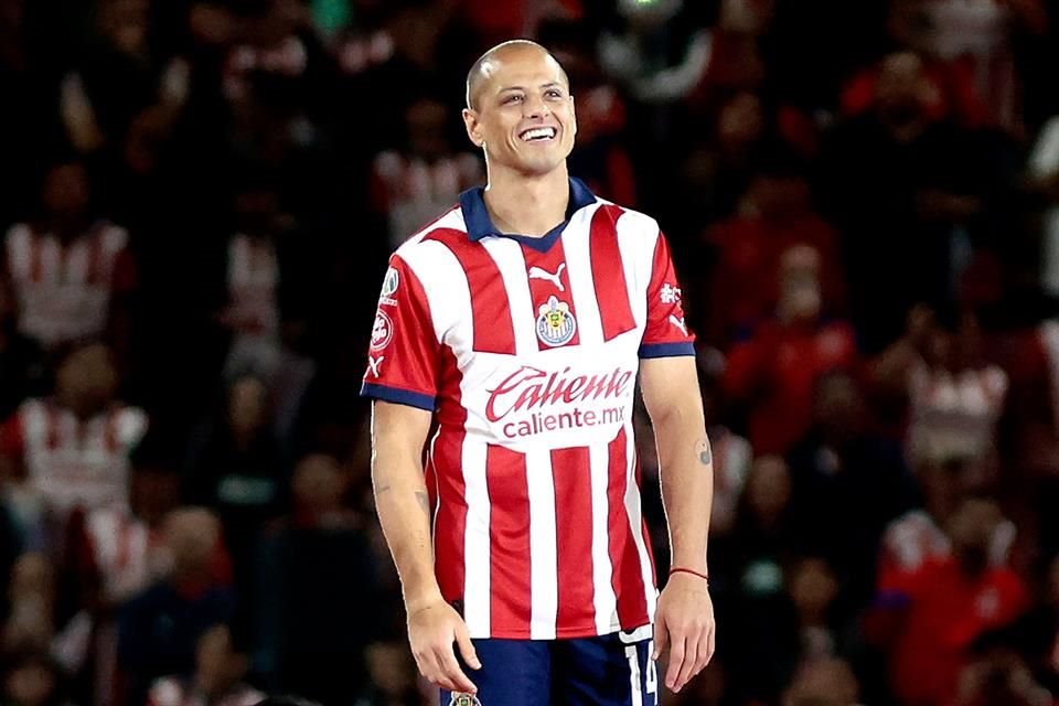 Javier Hernández deberá pagar una multa y fue advertido por la FMF.