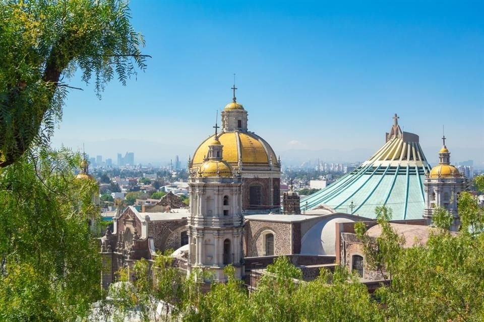 La Basílica de Guadalupe es uno de los lugares que albergan mucha historia.