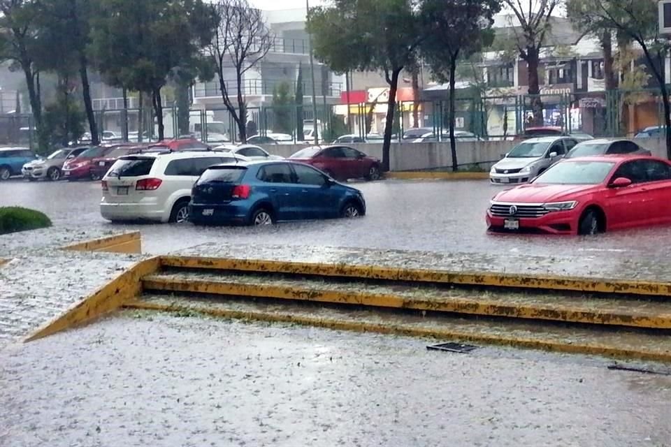 Así el estacionamiento del Hospital General de Atizapán de Zaragoza.