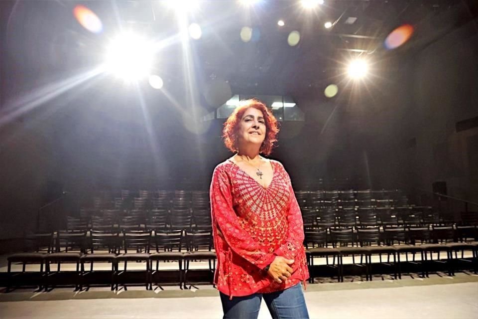 La dramaturga impartió un taller en la Universidad Autónoma de Nuevo León.