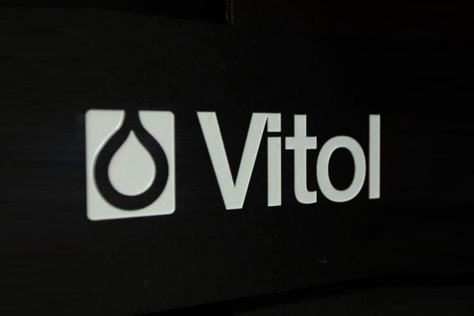 Fuentes confirmaron a Reuters que Vitol había reanudado sus negocios con México.