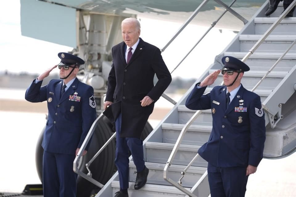 El Presidente Joe Biden llegando al Aeropuerto Regional Manchester-Boston.