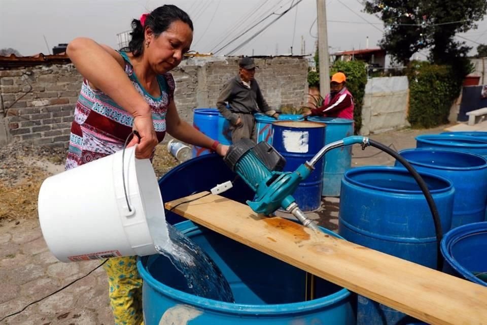 Ciudadanos interpusieron quejas ante la Comisión de Derechos Humanos de la Ciudad de México por cobros excesivos o por falta de servicio de agua.