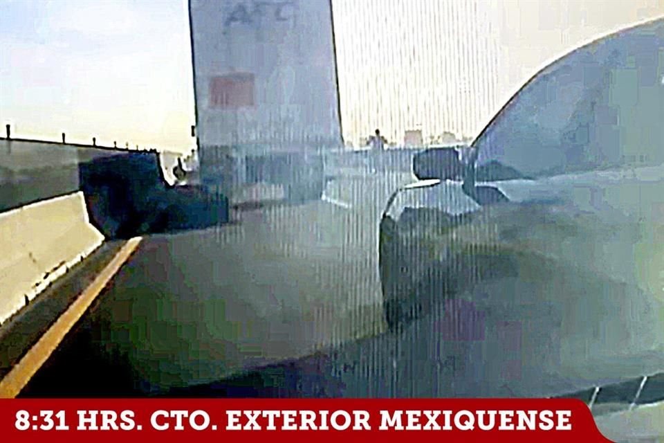 Dos tráileres que transportaban tecnología fueron asaltados con violencia en un lapso de menos de cuatro horas por la misma banda, primero en el Circuito Exterior Mexiquense.