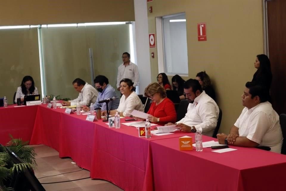La propuesta del exhorto para que el Gobernador de Yucatán Mauricio Vila deje el cargo, permanece en la lista de asuntos pendientes a resolver.