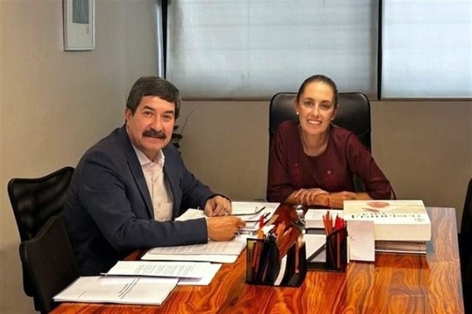 Claudia Sheinbaum, candidata de Morena que no realizó eventos públicos, informó que se reunió con el ex Gobernador panista Javier Corral.