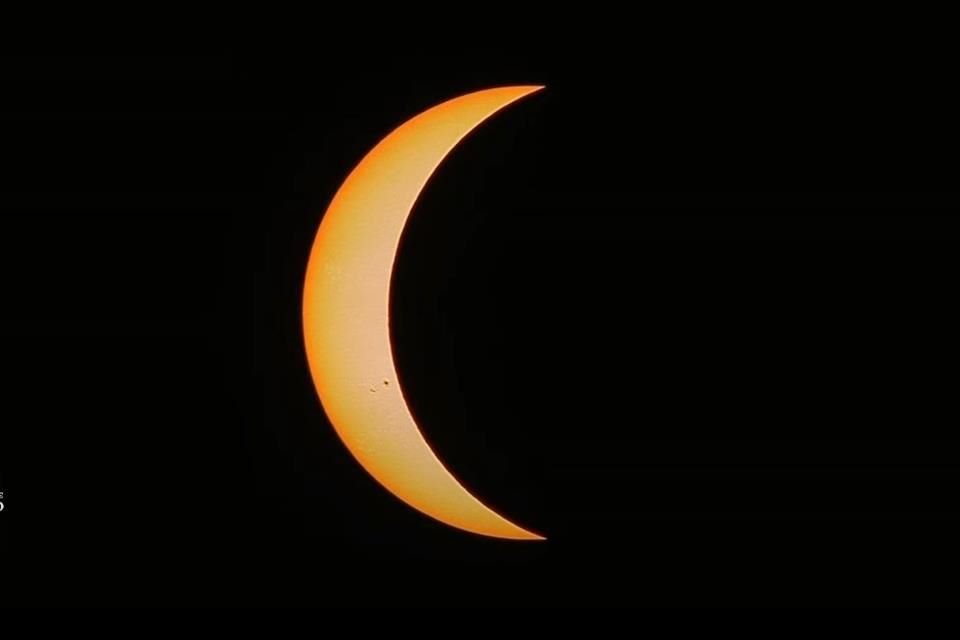 Observa las diversas etapas del eclipse solar que atravesará México, EU y la costa atlántica de Canadá, transmitidas por la NASA.
