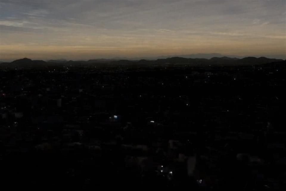 Mazatlán durante la totalidad del eclipse.
