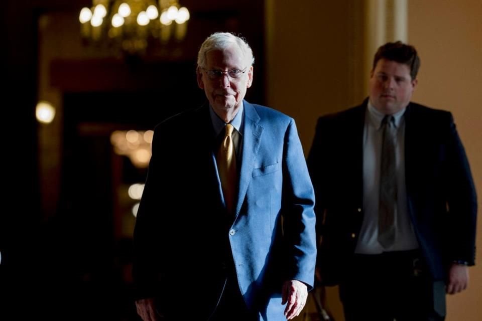 Mitch McConnell, líder republicano en el Senado, solicitó una ley que obligue a la empresa matriz de TikTok a desinvertir en la aplicación.