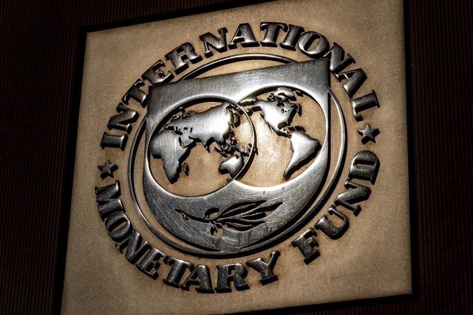 El FMI redujo la proyección de expansión del PIB global a 5.9 por ciento.