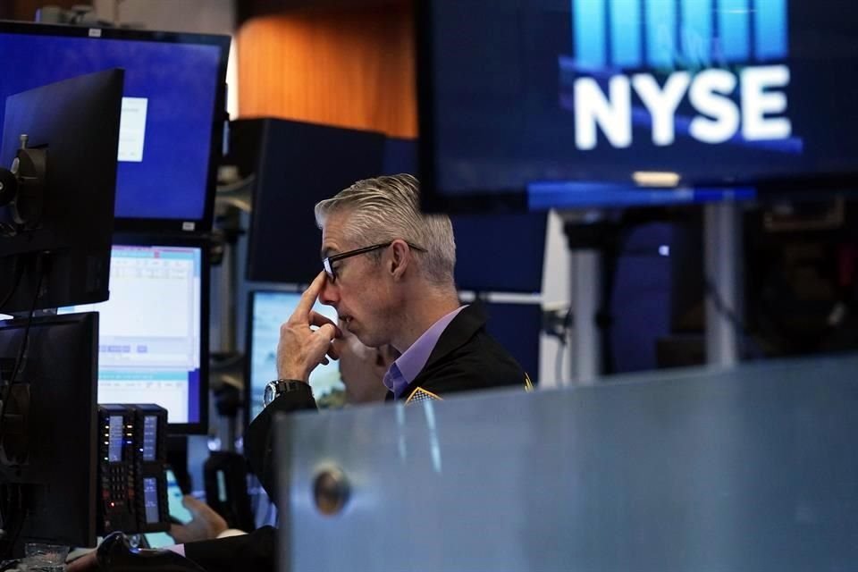 Wall Street cerró en rojo ante el dato de inflación luego de anotar dos cierres en récord al hilo.