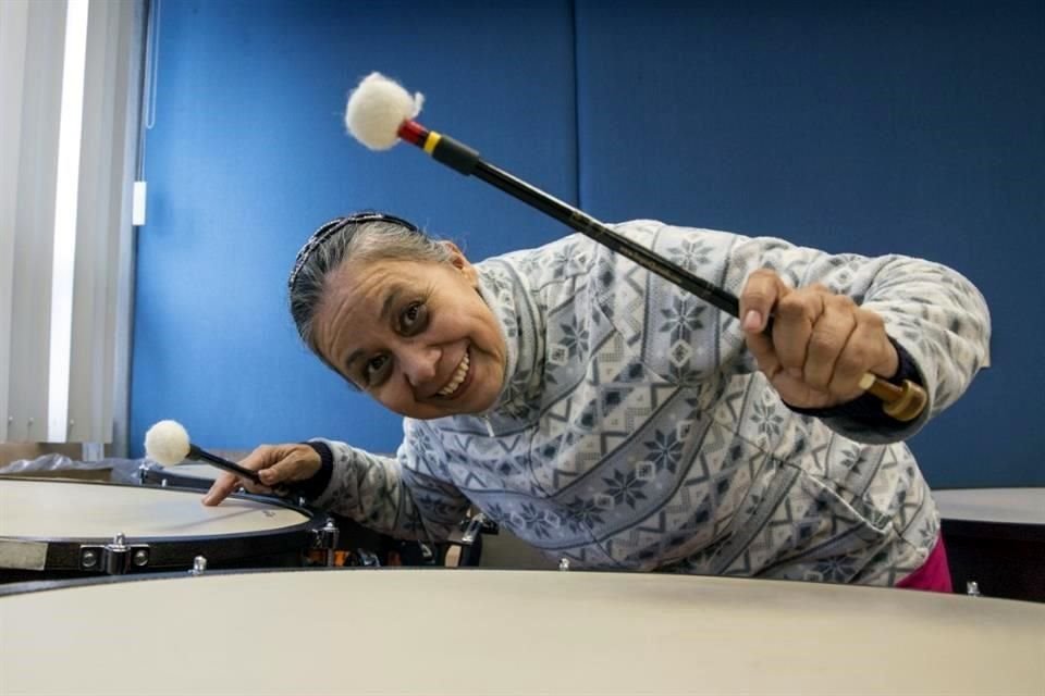 Gabriela Jiménez, percusionista mexicana que ha abierto brecha para ellas en su instrumento.