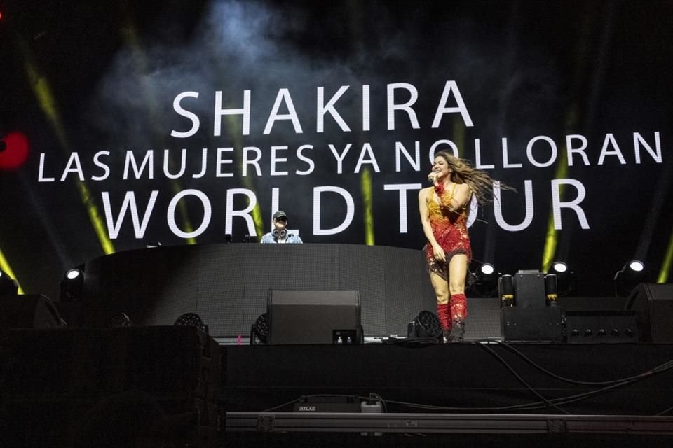 La colombiana informó en el festival Coachella su gira 'Las Mujeres Ya No Lloran World Tour'.