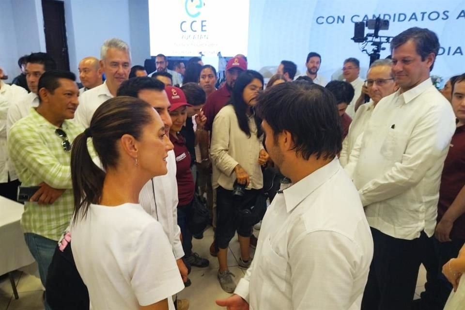 Sheinbaum se reunió con empresarios en Mérida.