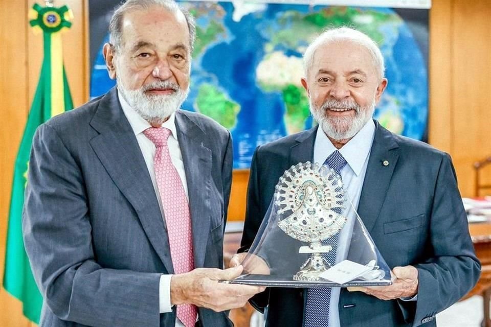 Tras reunirse con el Presidente Lula da Silva, Carlos Slim dijo que evalúa invertir 7 mil 700 mdd en Brasil en los próximos cuatro años.