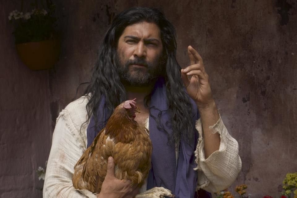 El actor Ianís Guerrero adapta 'El Arte de la Resurrección', de Hernán Rivera Letelier, para su cinta El Cristo de Nogales.