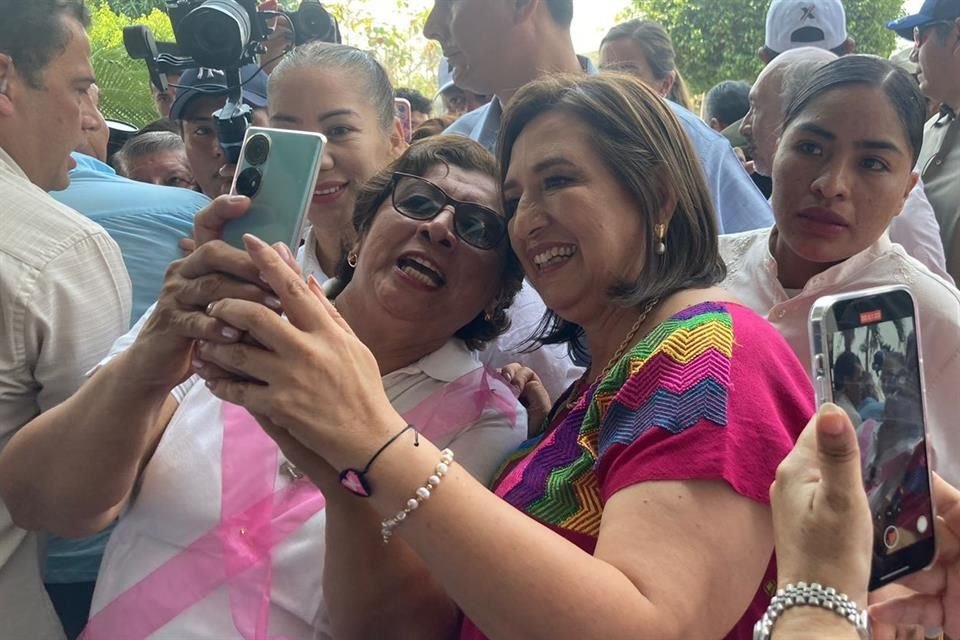La candidata presidencial de Oposición acudió a gira de campaña en Chiapas.