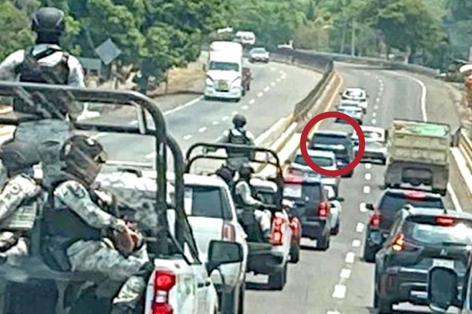 En su gira por Chiapas, Gálvez fue custodiada por 7 vehículos del Ejército y policías locales.