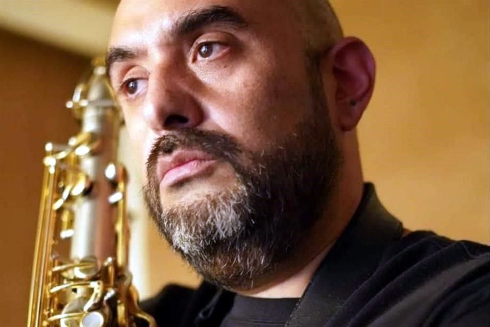 Para Adrián Escamilla, saxofonista y promotor del jazz nacional desde hace más de una década desde su proyecto cultural Pizza Jazz, la escucha de este género musical no debe limitarse al 30 de abril.