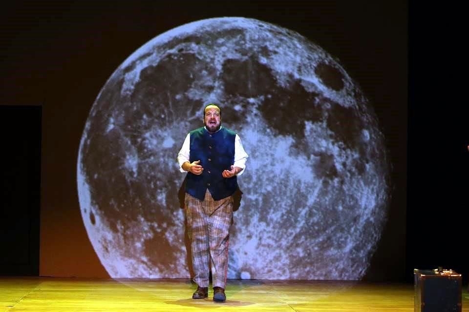 'Del conejo a la Tierra' rinde homenaje a Georges Méliès, el visionario que, en los albores de la cinematografía, logró trasladar al nuevo medio la magia de las artes escénicas.