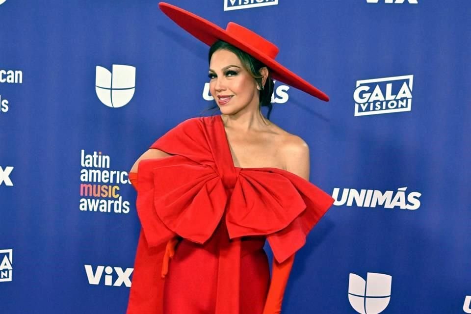 La cantante, actriz y empresaria condujo el jueves los Latin American Music Awards.