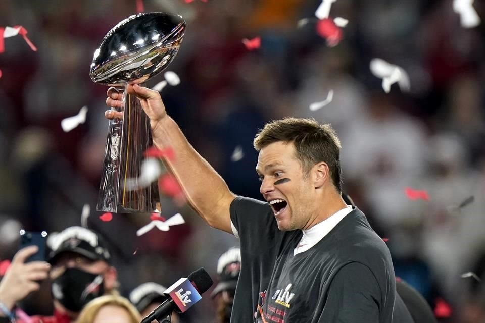 Tom Brady ganó el Super Bowl lesionado.