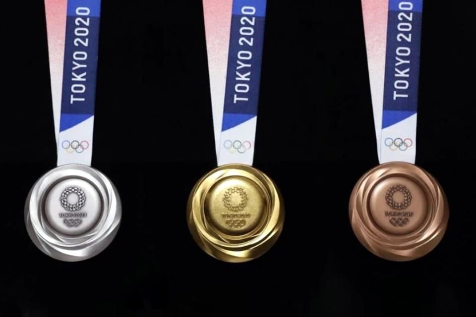 Medallas que dará Japón a atletas en Juegos de Tokio fueron hechas con basura electrónica reciclada, entre ellos 6 millones de celulares.