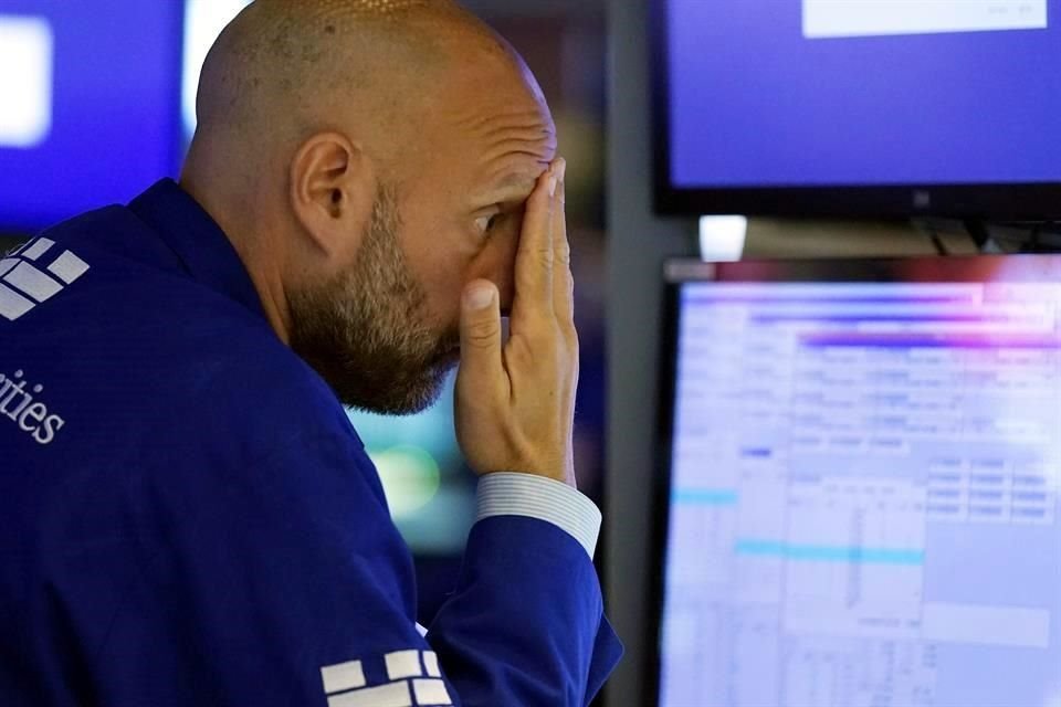 Nasdaq y S&P 500 cayeron más de 2 por ciento al cierre del día.
