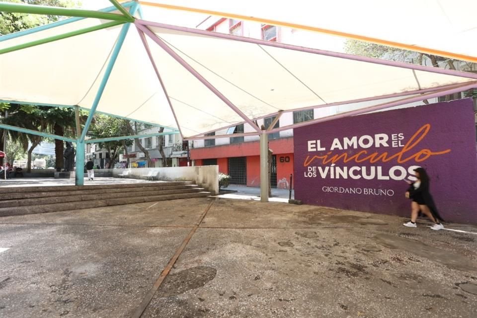 El miércoles, los migrantes que acampaban en la Plaza Giordano Bruno fueron retirados.