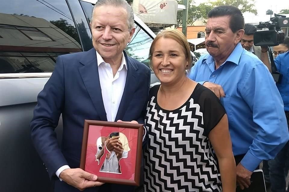 Zaldívar explicó que durante la llamada 'consulta' de la reforma se analizará, por ejemplo, si los ministros deben ser elegidos mediante voto popular.