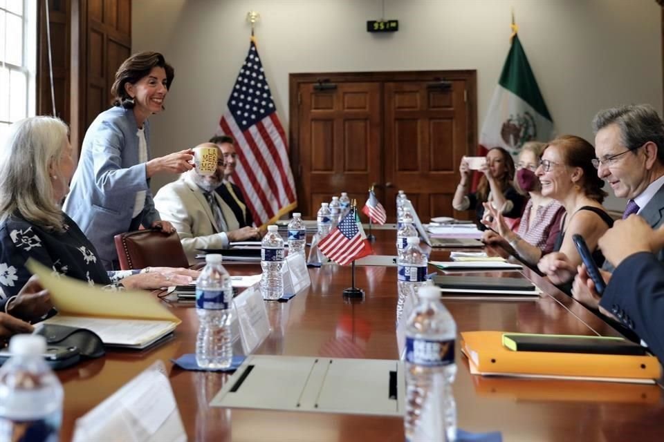 Tatiana Clouthier tuvo un encuentro con la Secretaria de Comercio de Estados Unidos, Gina Raimondo.