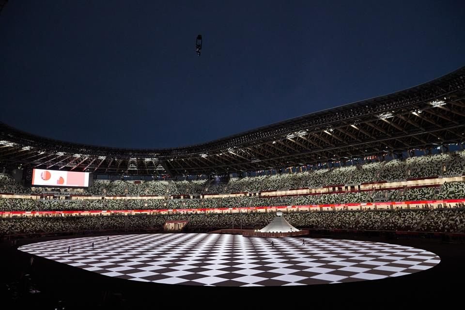 El juego de luces en el Estadio Olímpico.