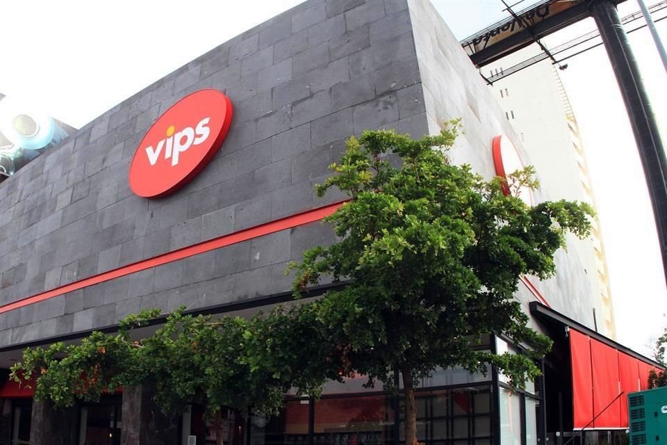 La semana pasada, el SAT resolvió que Alsea debe pagar 3 mil 881 millones de pesos en impuestos por comprar la cadena Vips a Walmart en 2014.