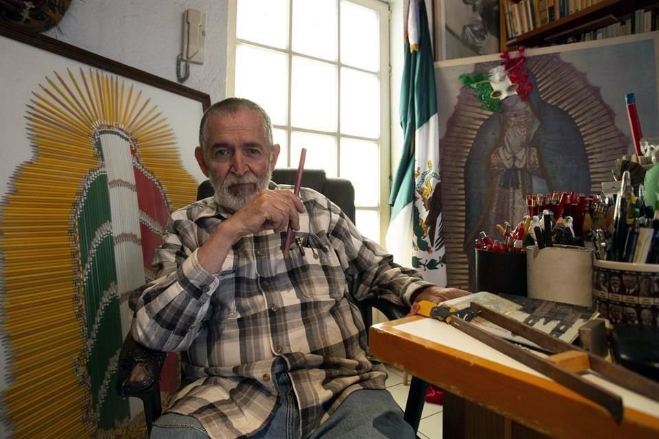 'La única gracia que tenían mis cosas es que le empezaron a gustar a la gente', cuenta Rafael López Castro, diseñador gráfico de 75 años.