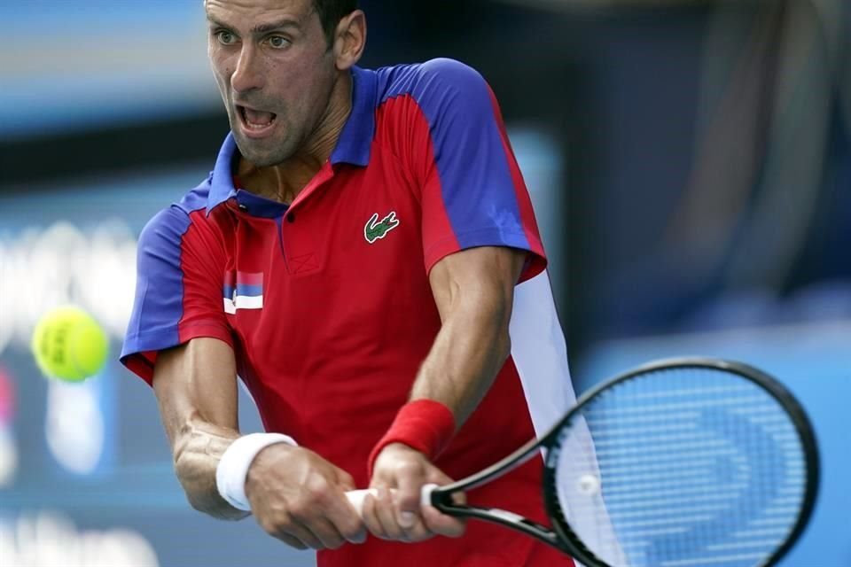 Novak Djokovic pasó sin problemas su primera prueba en Tokio 2020.