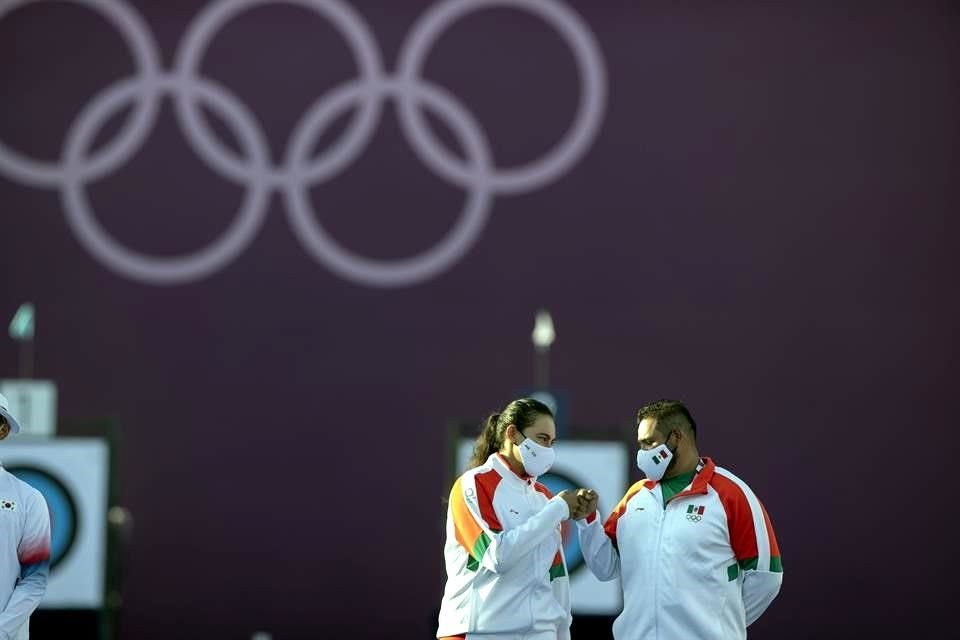 Alejandra Valencia y Luis Álvarez hicieron historia con México al obtener la medalla más rápida en unos Juegos Olímpicos.