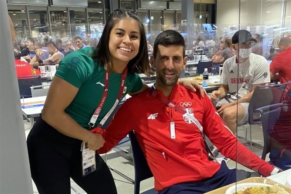 En días pasados, Ferrer compartió una foto con su ídolo Novak Djokovic en la Villa Olímpica.