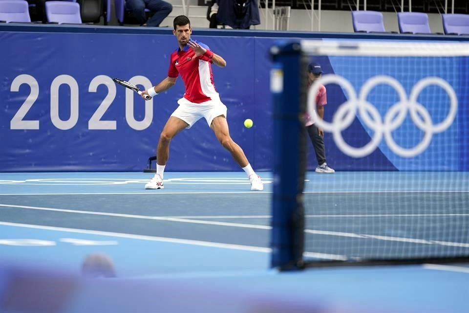 Novak Djokovic ya está entre los mejores 16 de Tokio 2020.