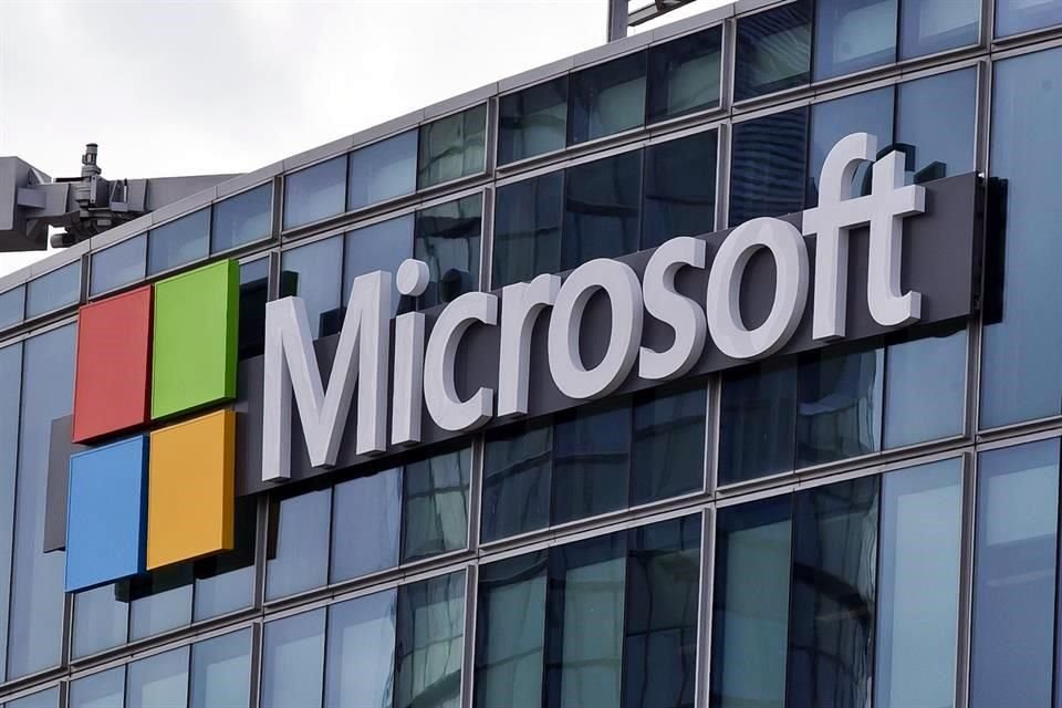 Microsoft cerró el jueves a un valor de mercado de 2.44 billones de dólares.