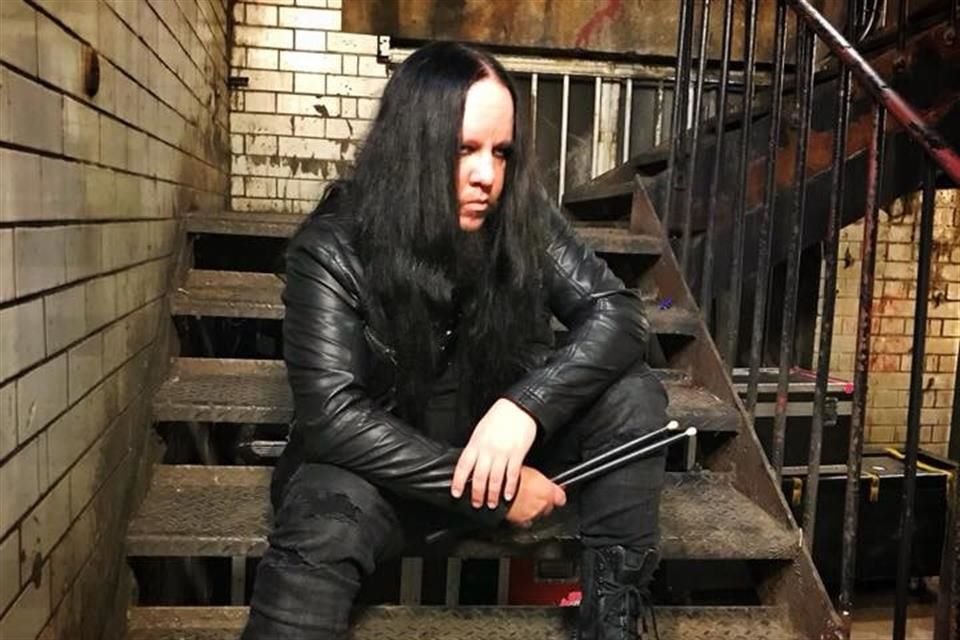 Joey Jordison, quien fue baterista y fundador de la banda Slipknot, murió mientras dormía a los 46 años.