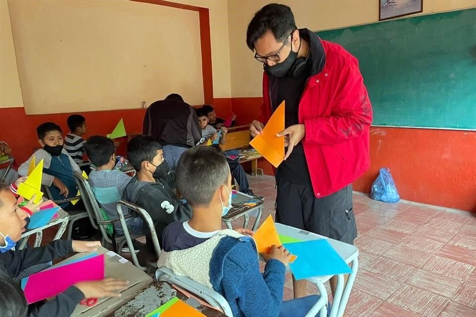 César Octavio Pérez Verónica, experto en Derechos Humanos, consideró que la carta compromiso es una forma para que el Gobierno se 'lave las manos' y deslindarse de su responsabilidad.