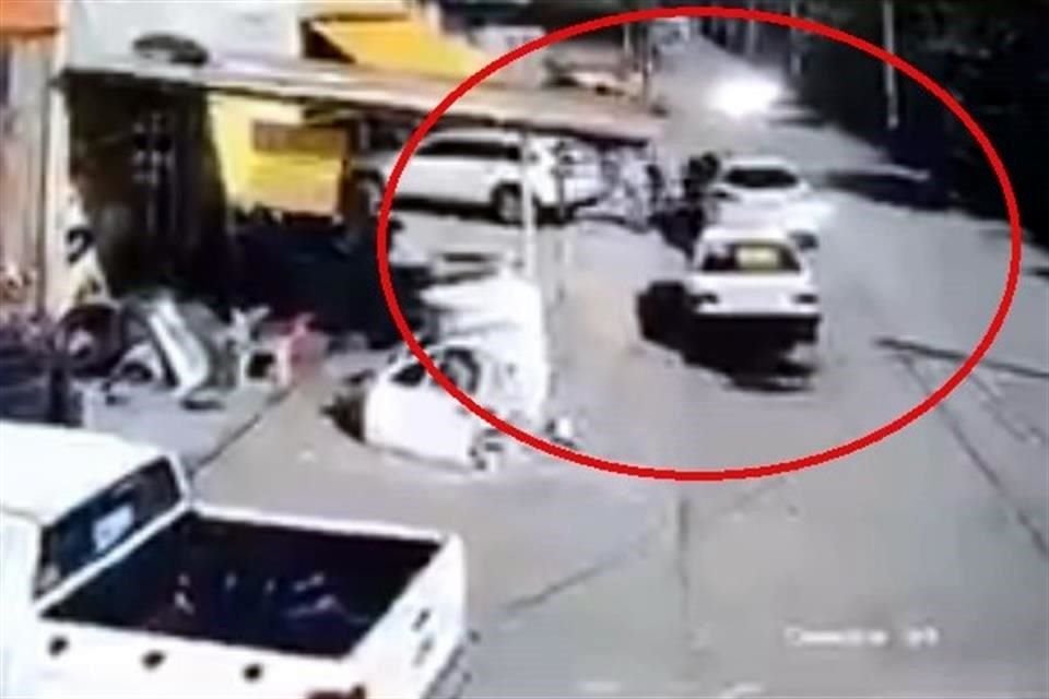 En un video se observa que el político veracruzano es subido a una camioneta blanca por sujetos armados.