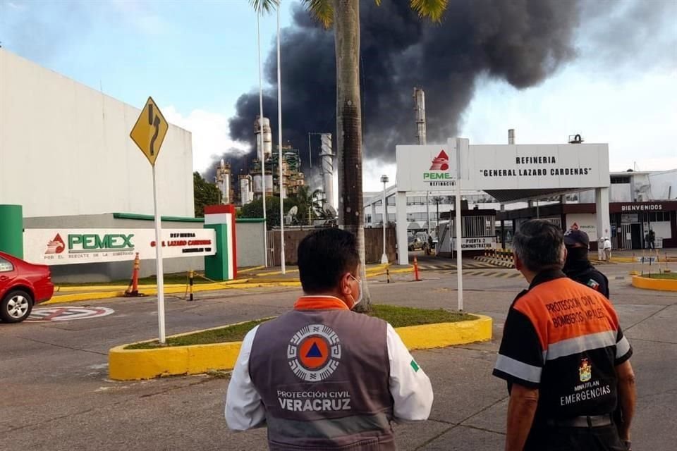 El incendio de la refinería se controló después de la media noche del jueves.