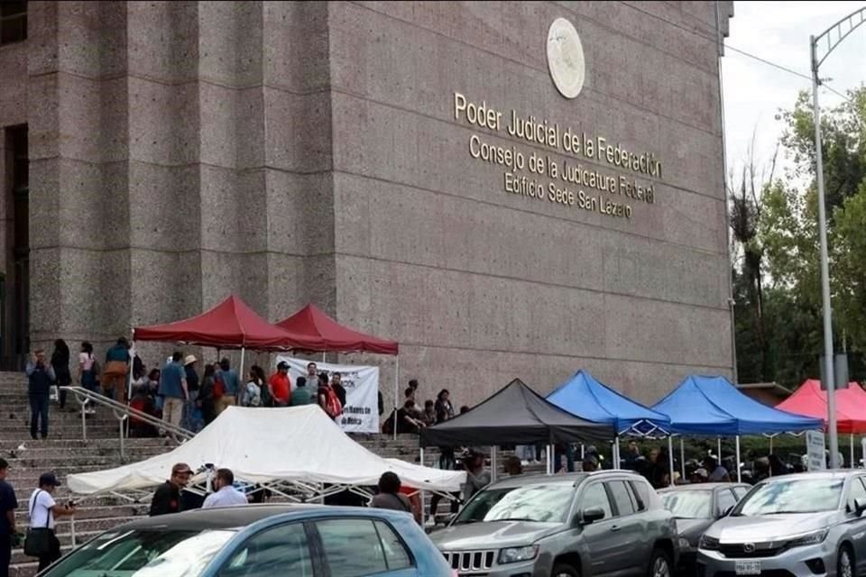 La Sala del TEPJF desechó por mayoría de votos impugnaciones de jueces y ciudadanos contra presuntas irregularidades de la elección del PJ.